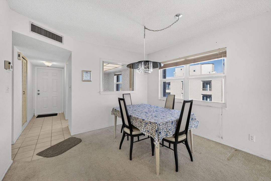 For Sale: $450,000 (2 beds, 2 baths, 1026 Square Feet)