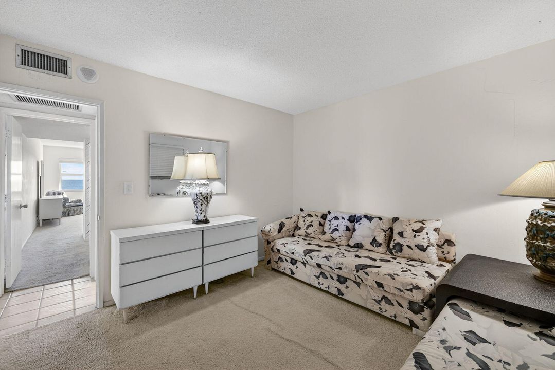 For Sale: $450,000 (2 beds, 2 baths, 1026 Square Feet)