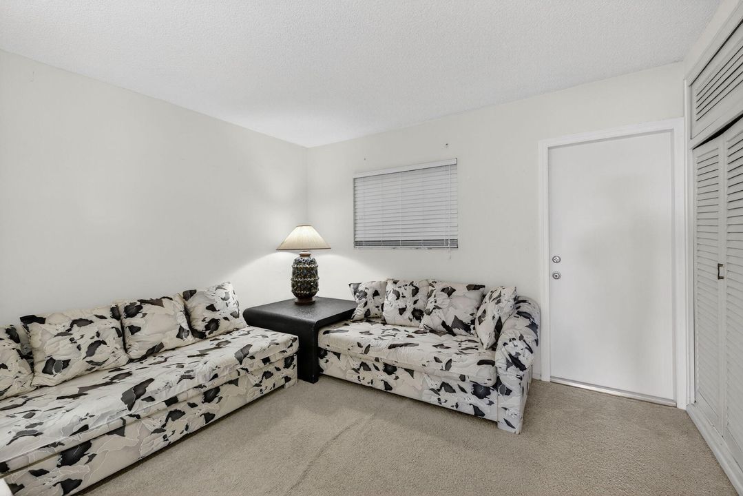 For Sale: $450,000 (2 beds, 2 baths, 1026 Square Feet)