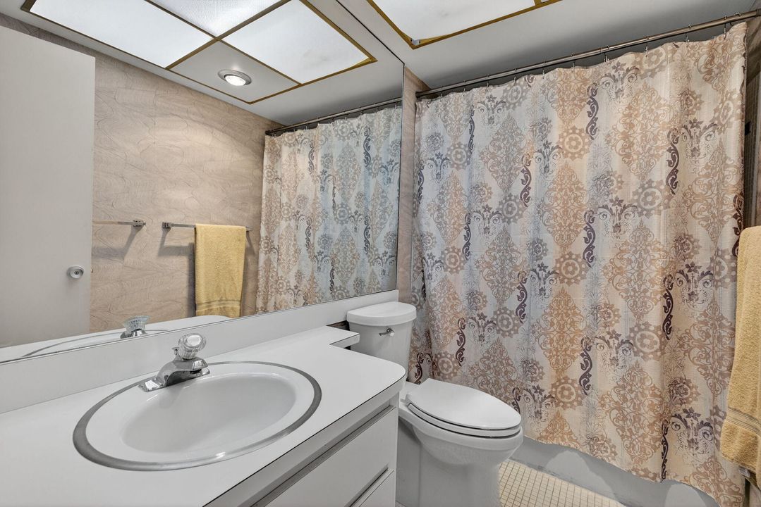 For Sale: $450,000 (2 beds, 2 baths, 1026 Square Feet)