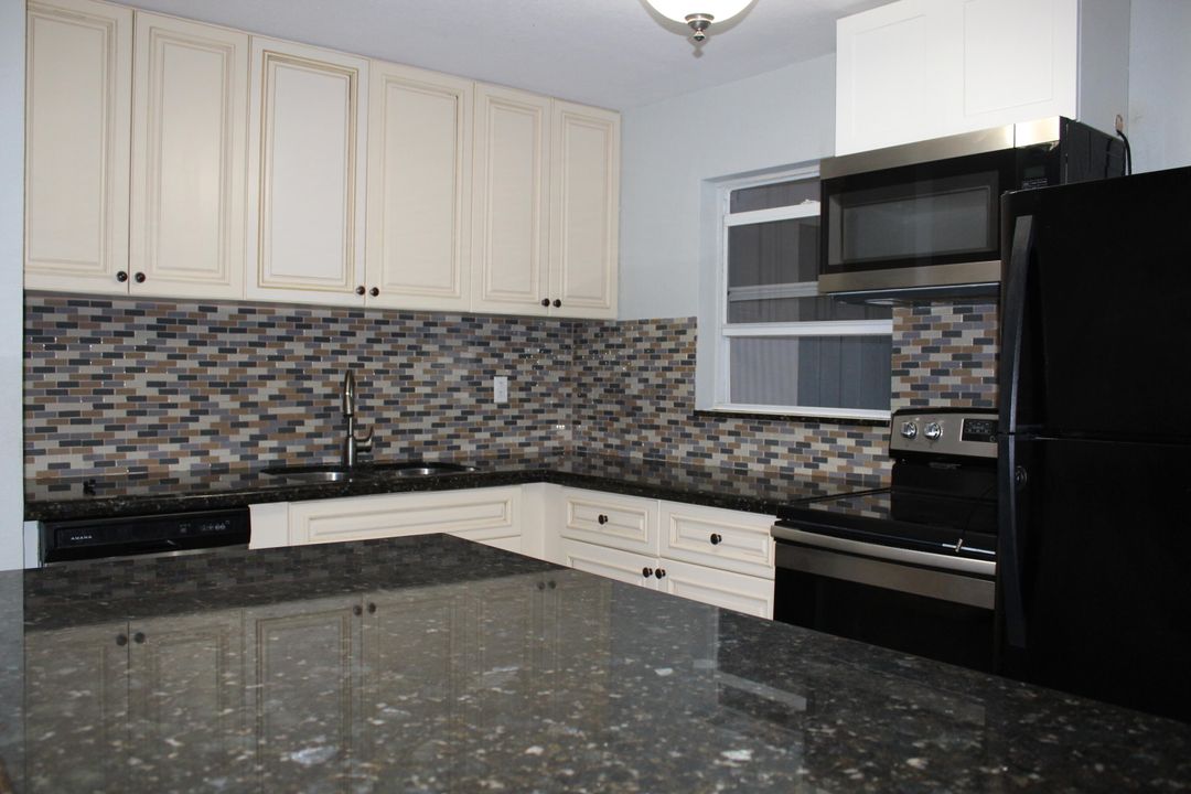 出租: $2,650 (3 贝兹, 2 浴室, 1144 平方英尺)