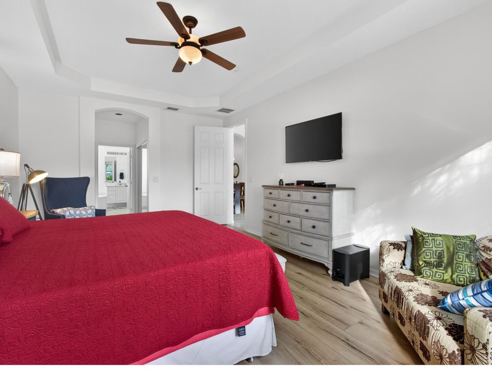 For Sale: $535,000 (2 beds, 2 baths, 1884 Square Feet)