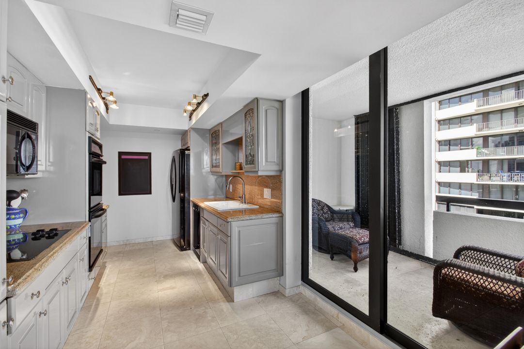 На продажу: $1,499,000 (2 спален, 2 ванн, 2224 Квадратных фут)