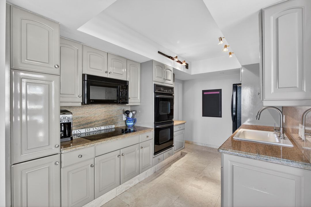 На продажу: $1,499,000 (2 спален, 2 ванн, 2224 Квадратных фут)