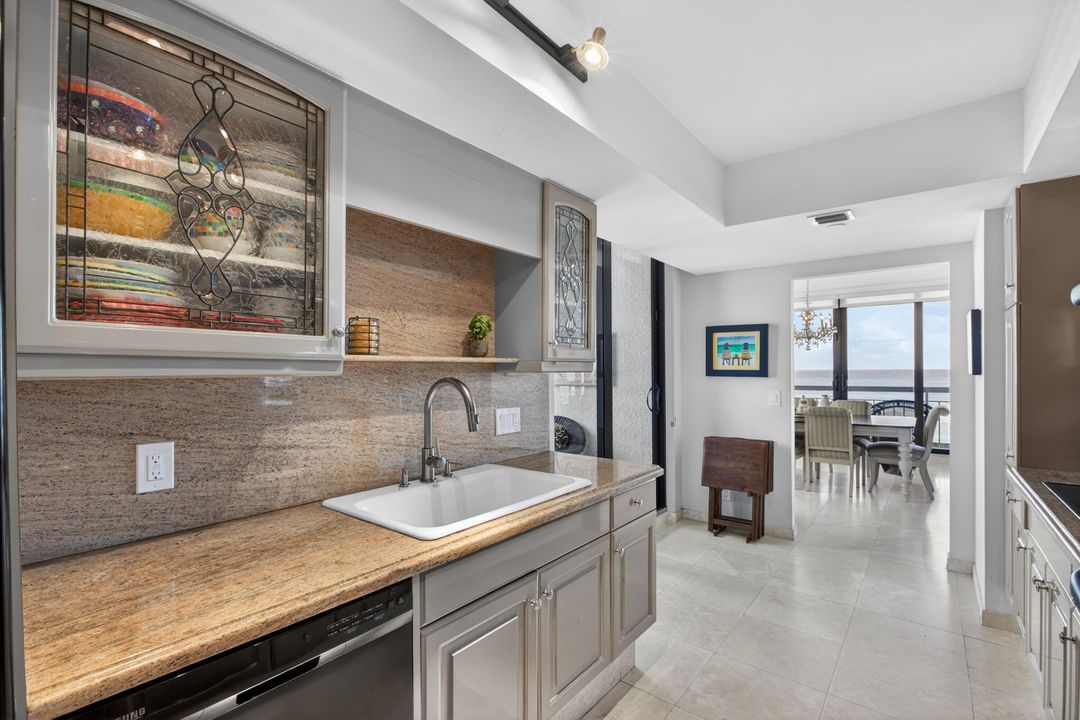 На продажу: $1,499,000 (2 спален, 2 ванн, 2224 Квадратных фут)