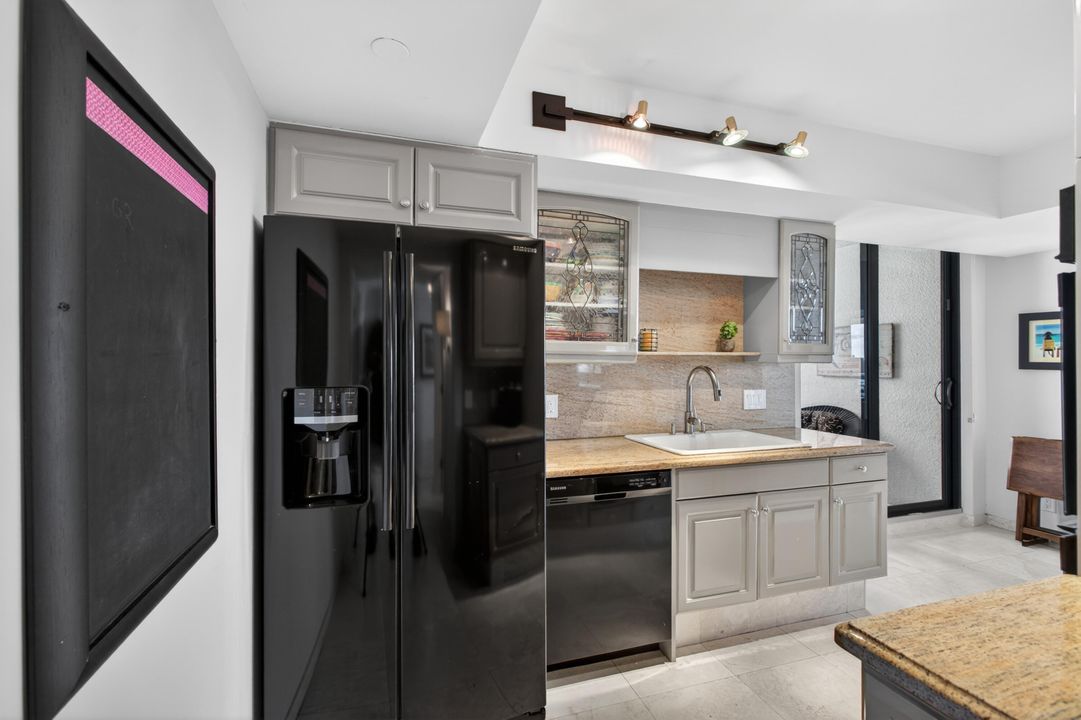 На продажу: $1,499,000 (2 спален, 2 ванн, 2224 Квадратных фут)