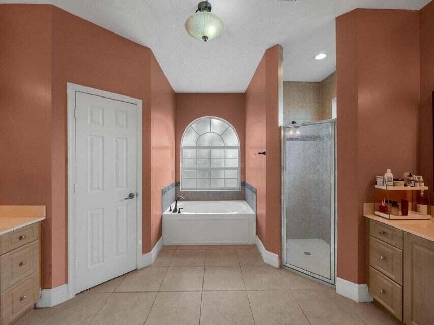 出租: $3,295 (4 贝兹, 3 浴室, 2415 平方英尺)