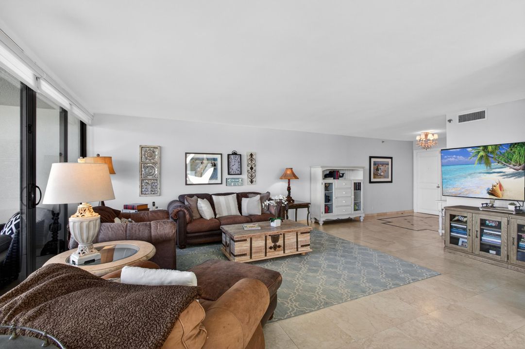 На продажу: $1,499,000 (2 спален, 2 ванн, 2224 Квадратных фут)