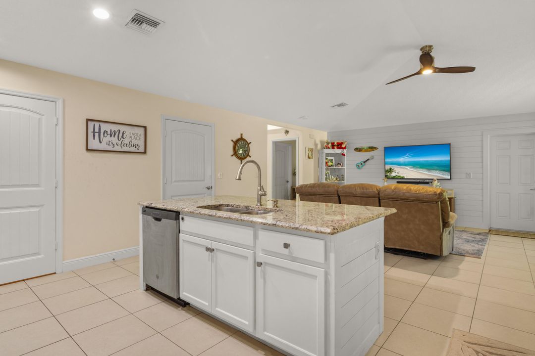 For Sale: $429,900 (3 beds, 2 baths, 1848 Square Feet)