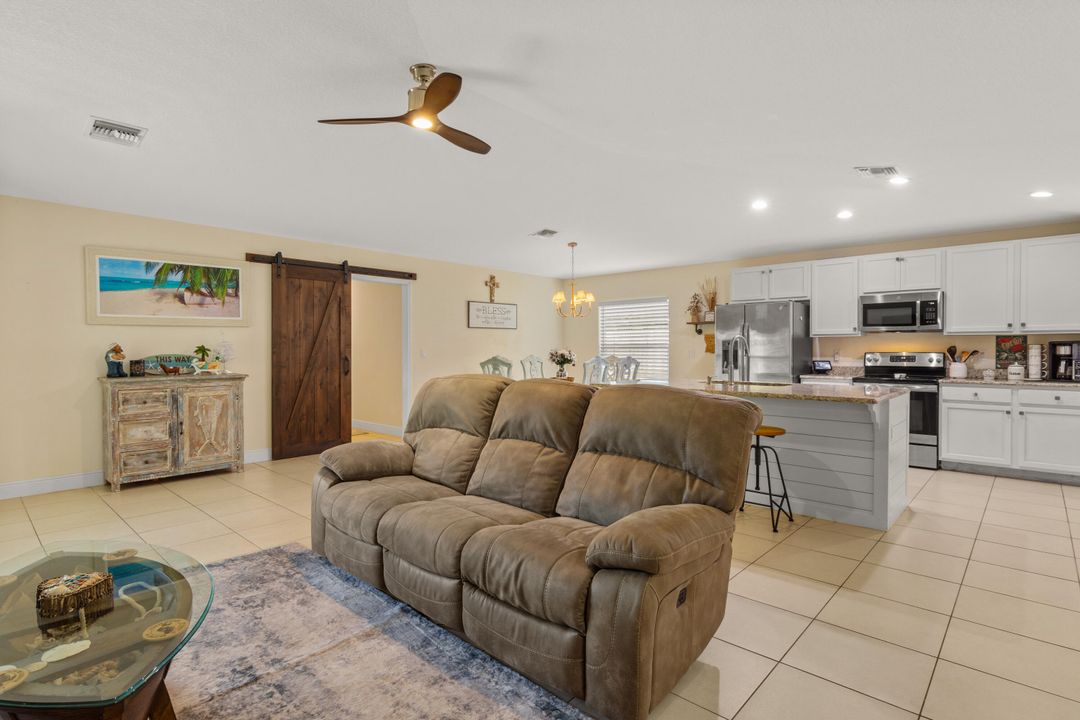 For Sale: $429,900 (3 beds, 2 baths, 1848 Square Feet)