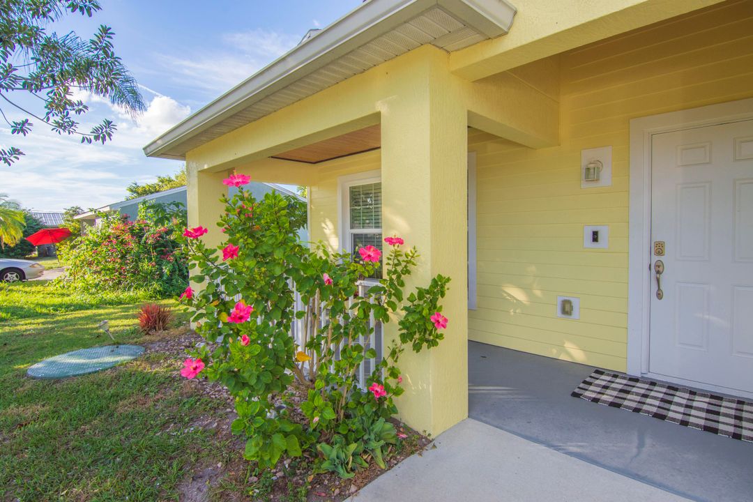 For Sale: $429,900 (3 beds, 2 baths, 1848 Square Feet)