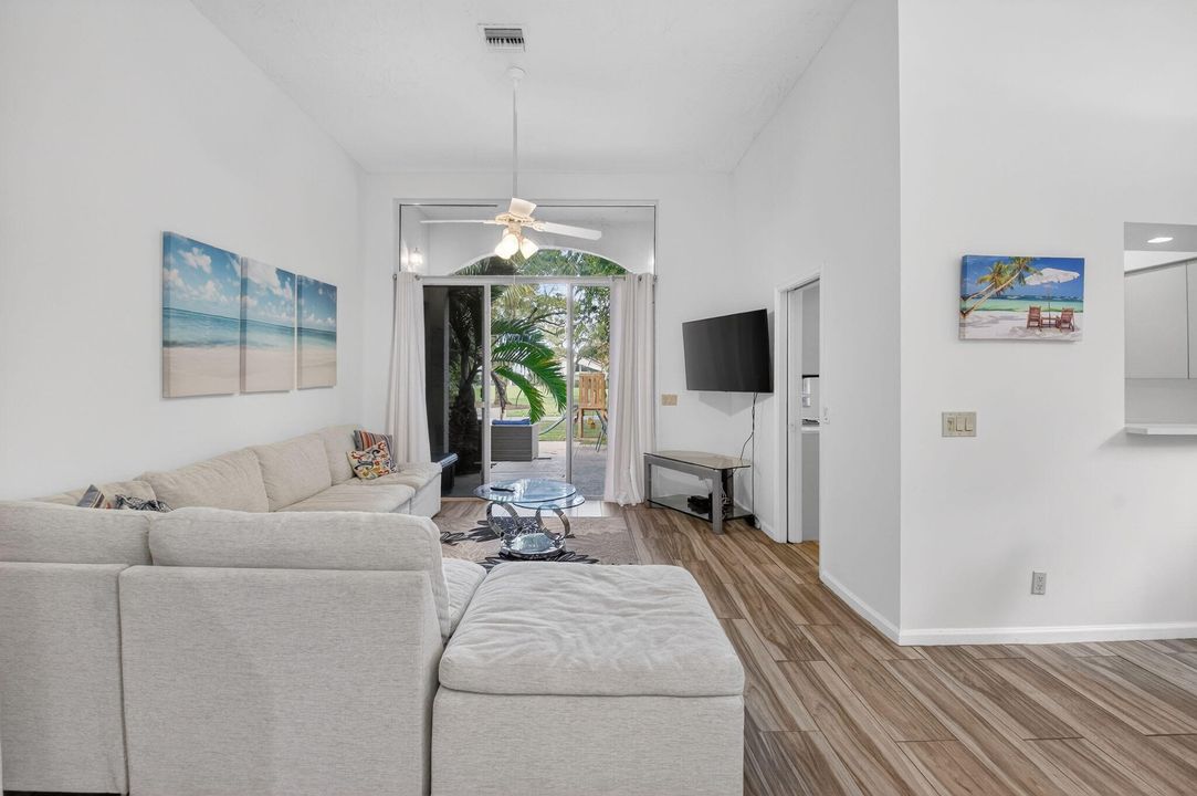 For Rent: $12,000 (3 beds, 2 baths, 1607 Square Feet)