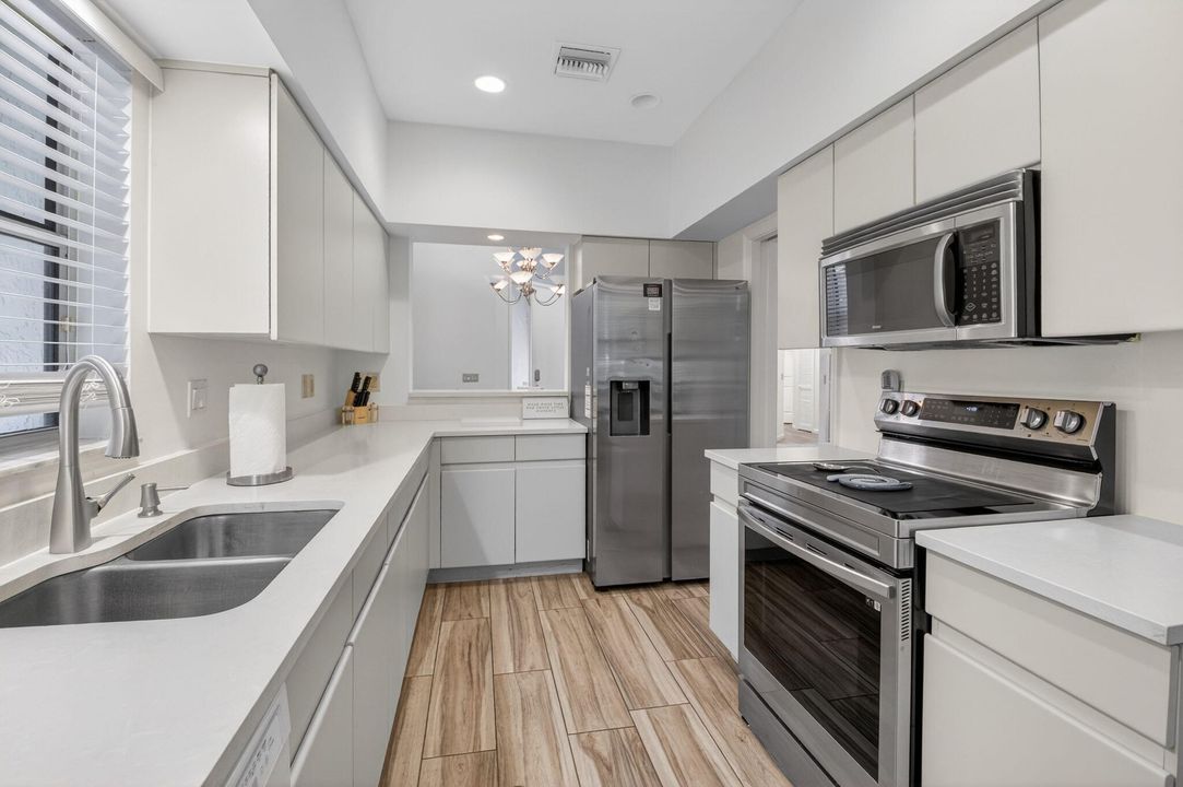 For Rent: $12,000 (3 beds, 2 baths, 1607 Square Feet)