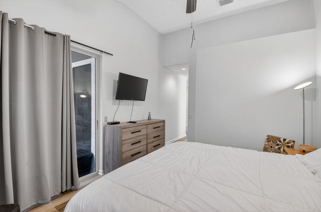 For Rent: $12,000 (3 beds, 2 baths, 1607 Square Feet)