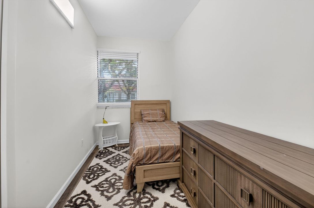 For Rent: $12,000 (3 beds, 2 baths, 1607 Square Feet)