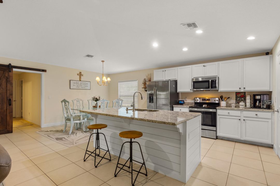 For Sale: $429,900 (3 beds, 2 baths, 1848 Square Feet)