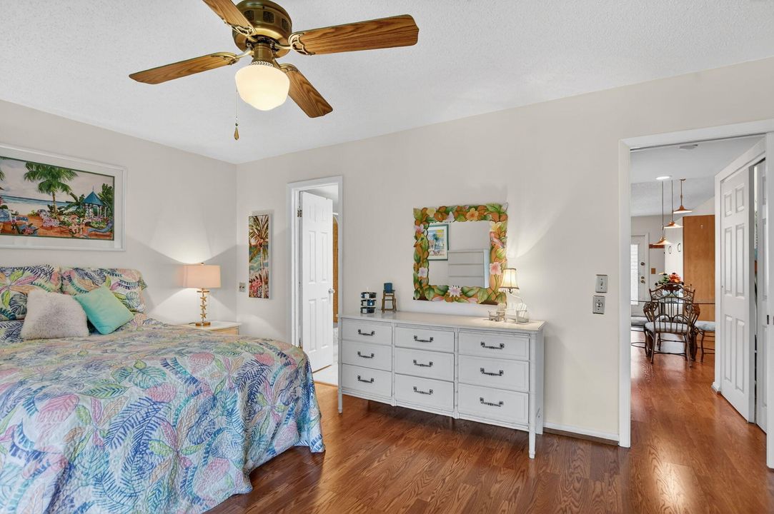 For Sale: $124,000 (1 beds, 1 baths, 700 Square Feet)