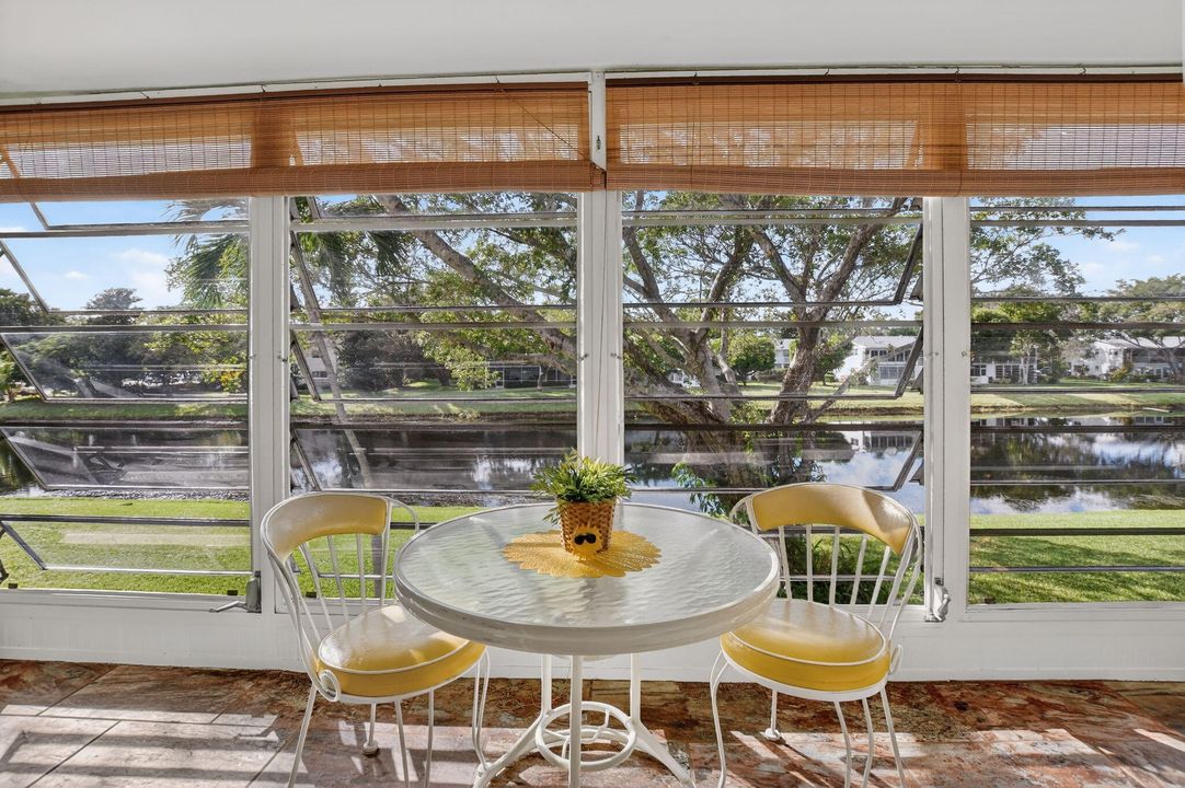 For Sale: $124,000 (1 beds, 1 baths, 700 Square Feet)