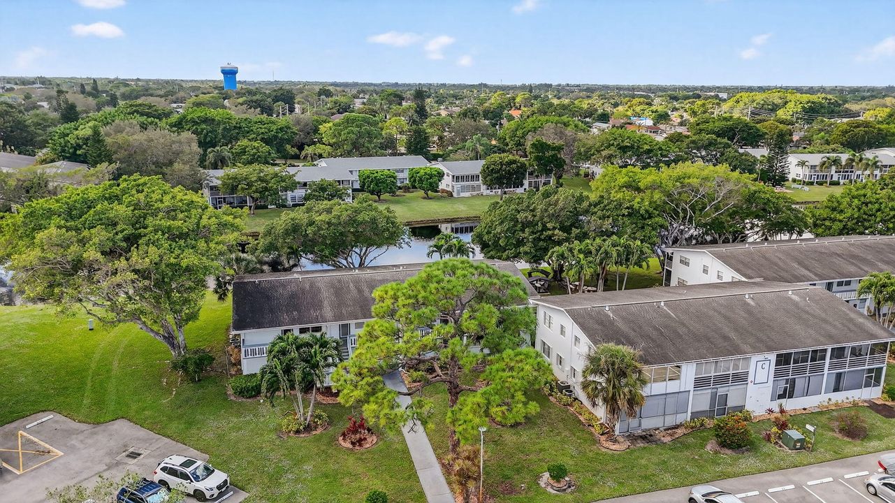 For Sale: $124,000 (1 beds, 1 baths, 700 Square Feet)