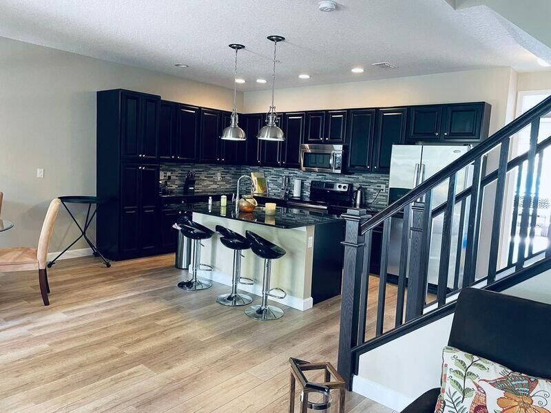 出租: $5,500 (3 贝兹, 2 浴室, 1839 平方英尺)