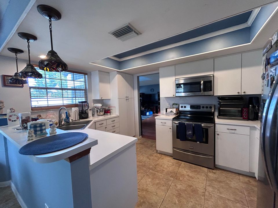 For Sale: $569,900 (3 beds, 2 baths, 1812 Square Feet)