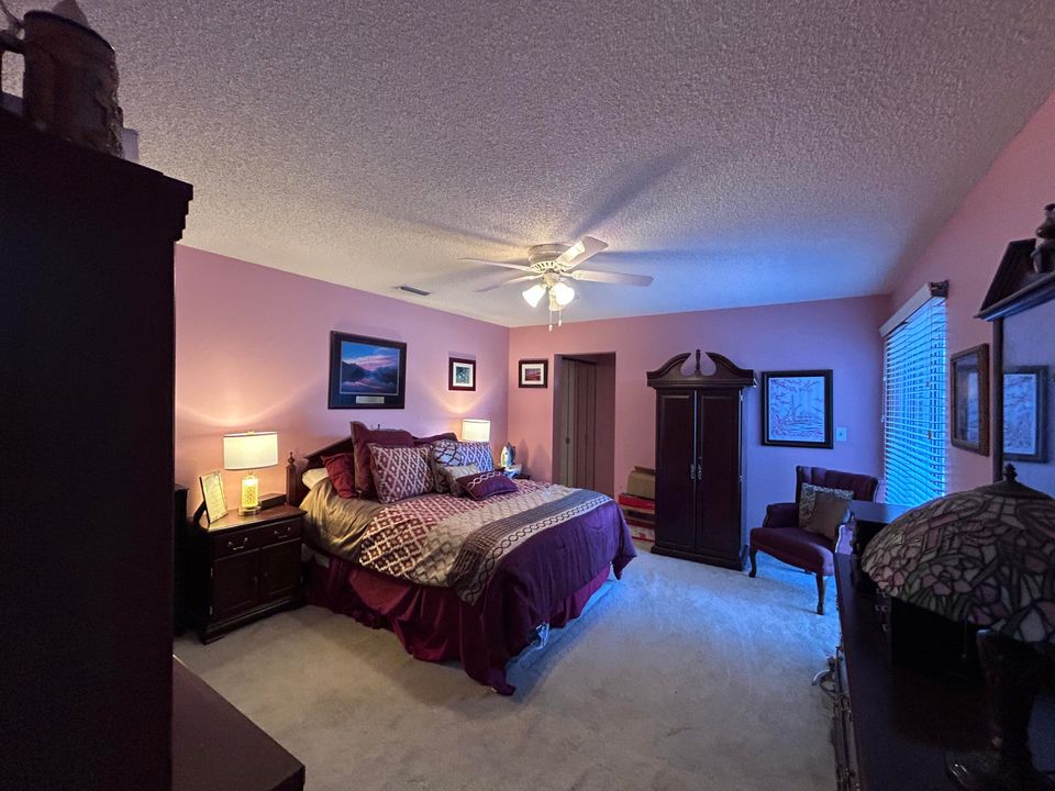 For Sale: $569,900 (3 beds, 2 baths, 1812 Square Feet)