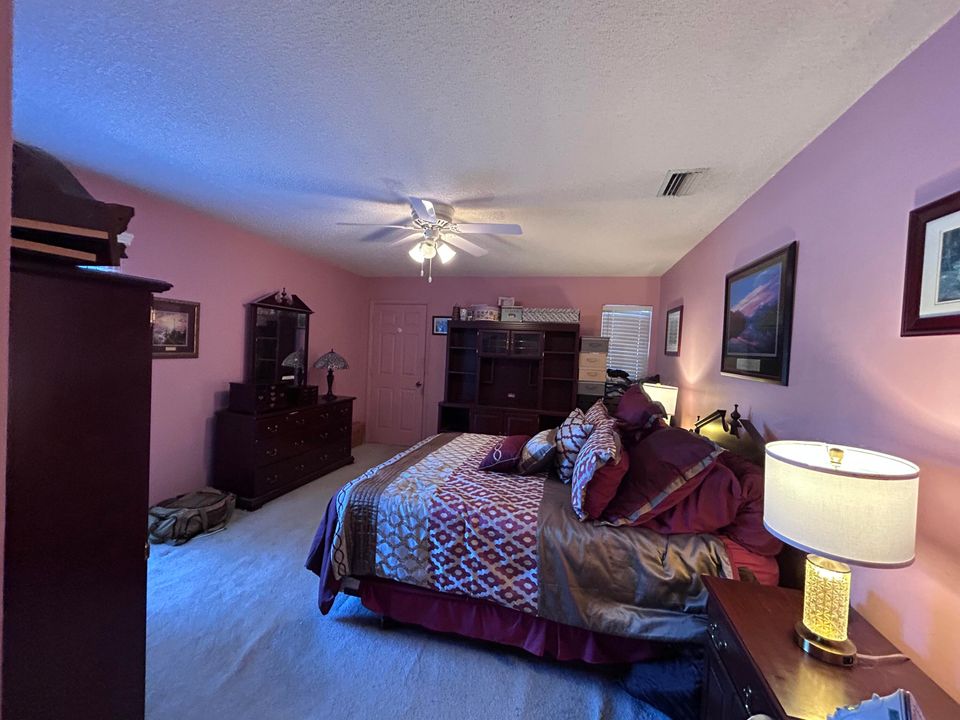 For Sale: $569,900 (3 beds, 2 baths, 1812 Square Feet)