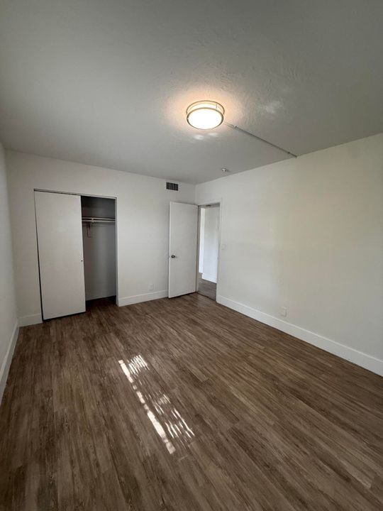 For Rent: $1,875 (2 beds, 1 baths, 700 Square Feet)