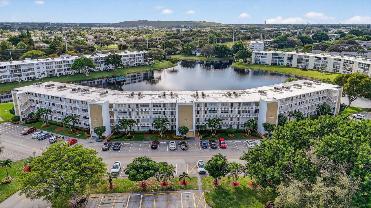 For Sale: $147,000 (1 beds, 1 baths, 700 Square Feet)