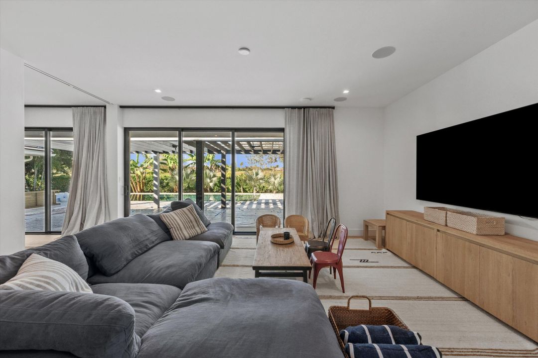 En Renta: $50,000 (4 camas, 4 baños, 4621 Pies cuadrados)