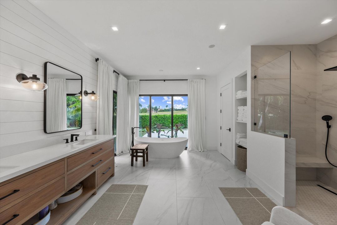 En Renta: $50,000 (4 camas, 4 baños, 4621 Pies cuadrados)