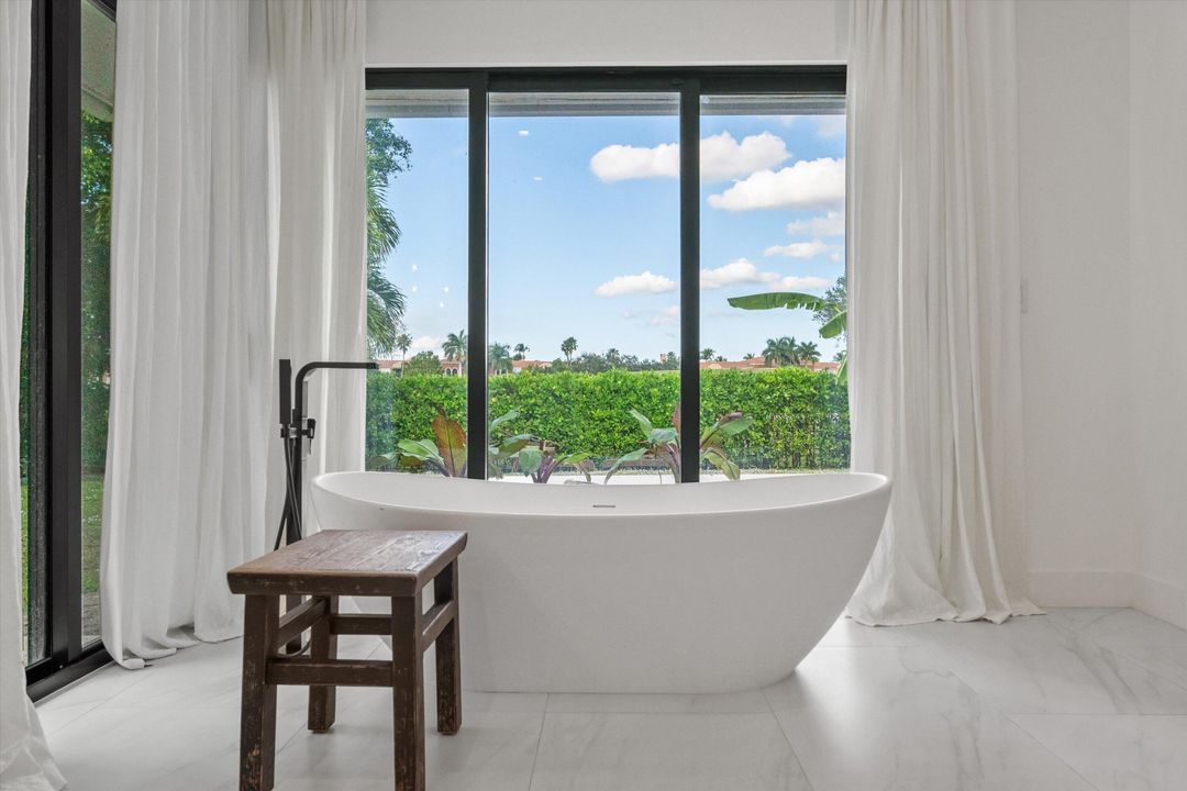 En Renta: $50,000 (4 camas, 4 baños, 4621 Pies cuadrados)