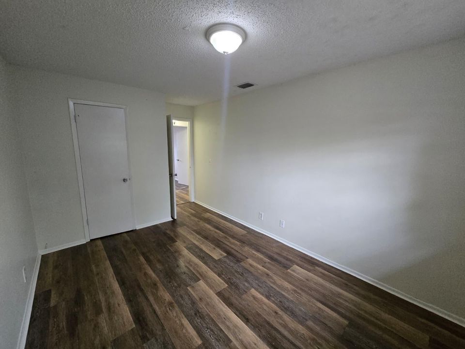 For Rent: $2,000 (2 beds, 1 baths, 800 Square Feet)