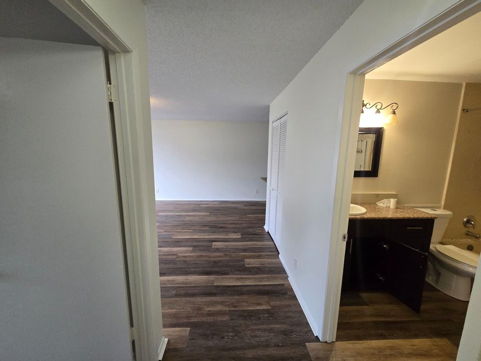For Rent: $2,000 (2 beds, 1 baths, 800 Square Feet)