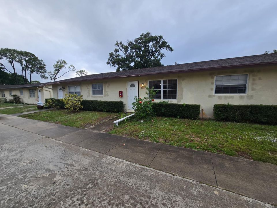 For Rent: $2,000 (2 beds, 1 baths, 800 Square Feet)