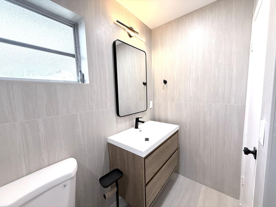 出租: $3,300 (3 贝兹, 2 浴室, 1368 平方英尺)