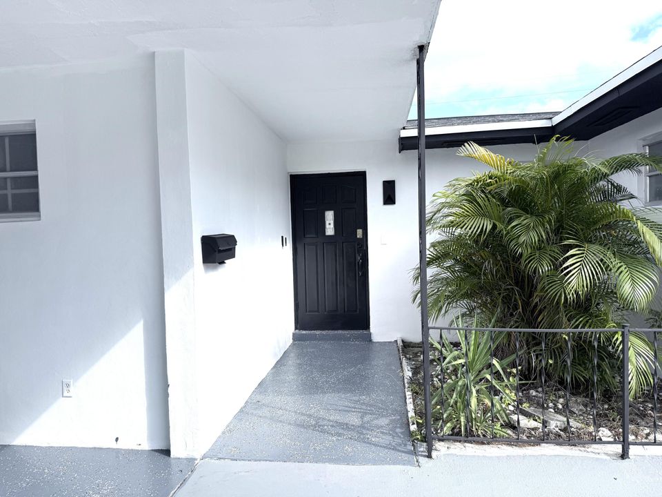 出租: $3,300 (3 贝兹, 2 浴室, 1368 平方英尺)