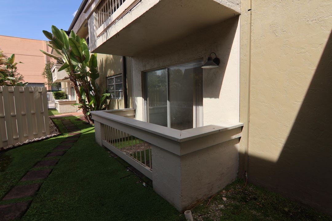 В аренду: $1,750 (2 спален, 2 ванн, 939 Квадратных фут)