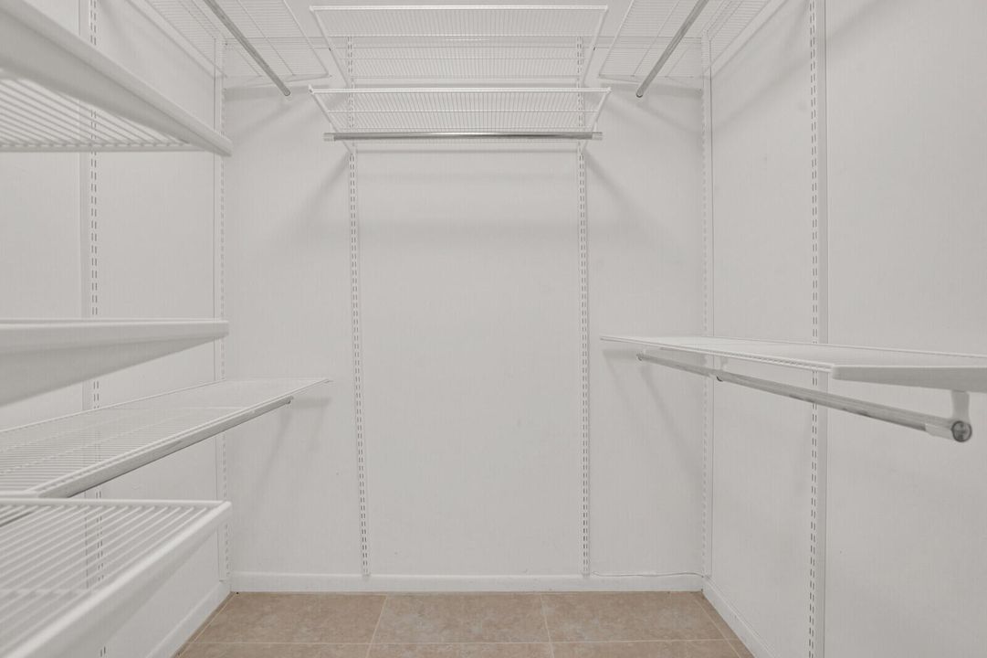 На продажу: $240,000 (2 спален, 2 ванн, 1062 Квадратных фут)