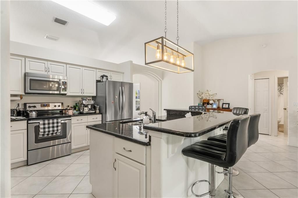 待售: $474,400 (3 贝兹, 2 浴室, 2080 平方英尺)