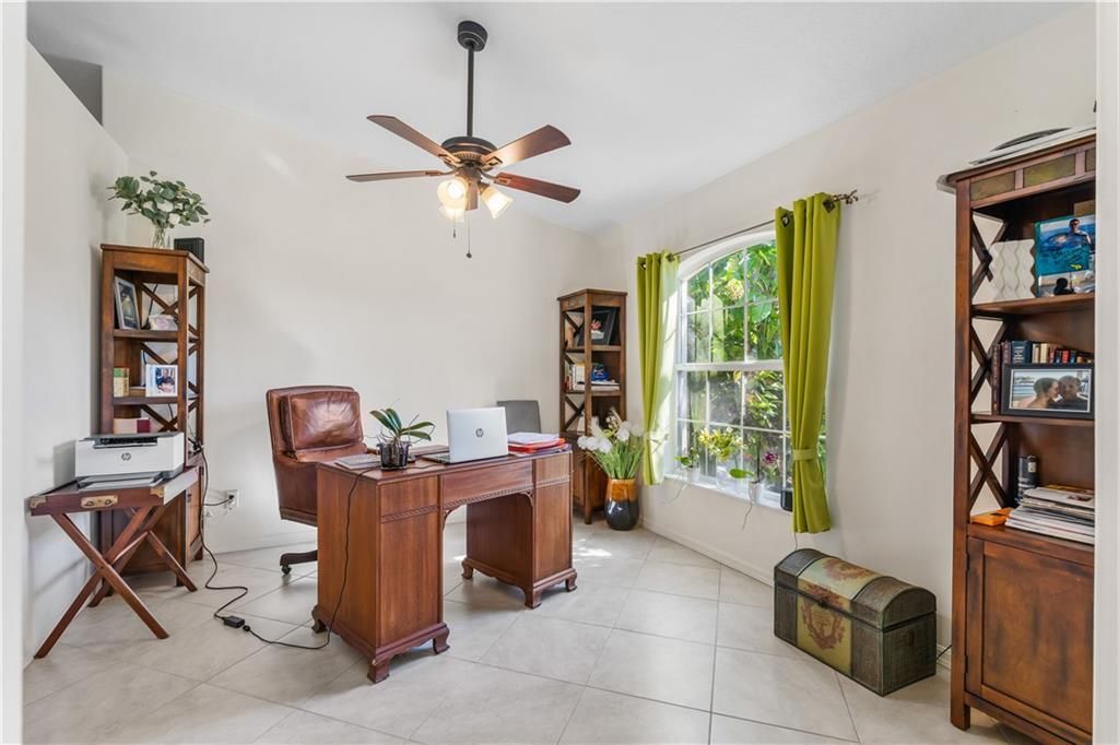 待售: $474,400 (3 贝兹, 2 浴室, 2080 平方英尺)