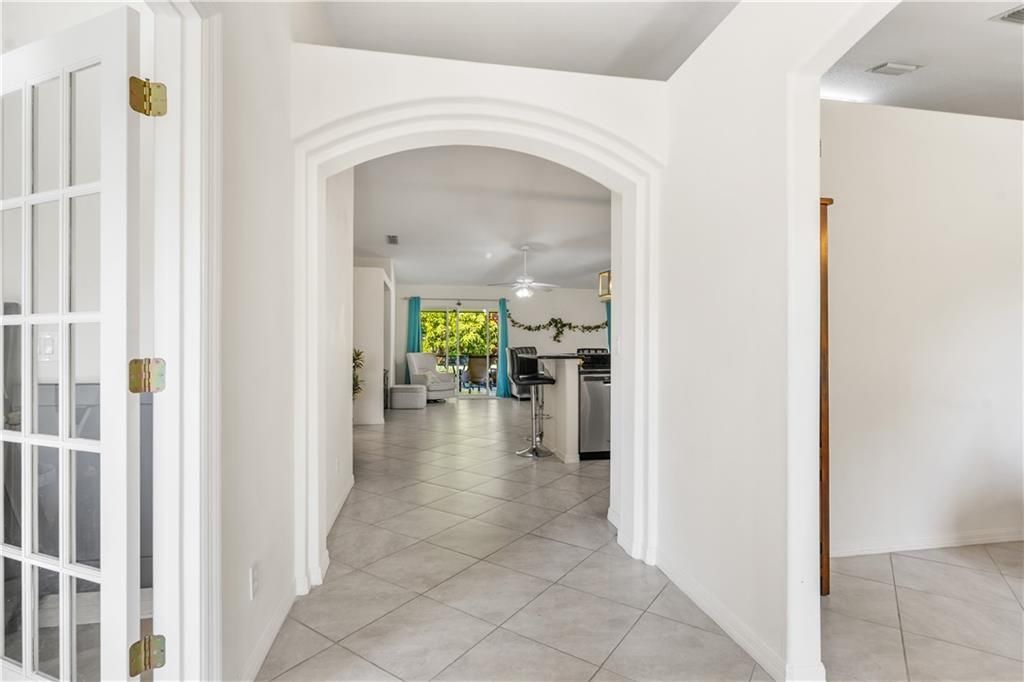 待售: $474,400 (3 贝兹, 2 浴室, 2080 平方英尺)