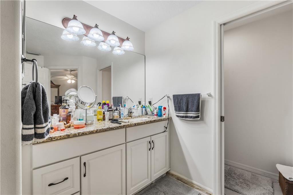 待售: $474,400 (3 贝兹, 2 浴室, 2080 平方英尺)