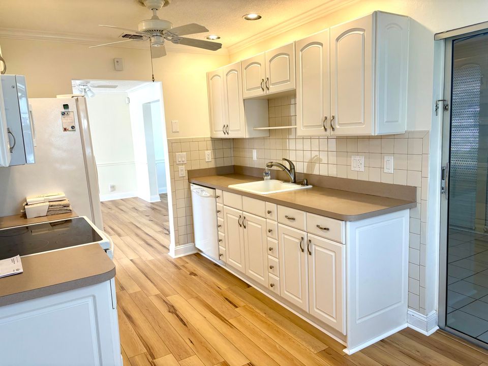 出租: $2,800 (2 贝兹, 2 浴室, 1288 平方英尺)