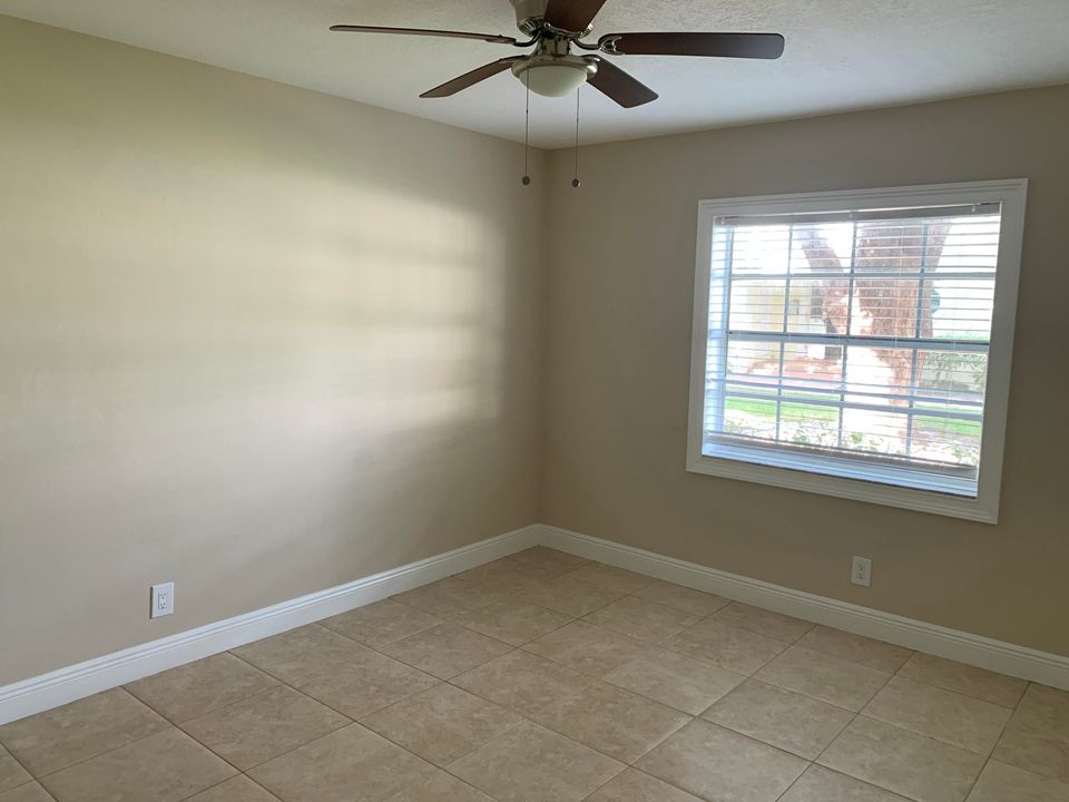 На продажу: $245,000 (2 спален, 2 ванн, 936 Квадратных фут)