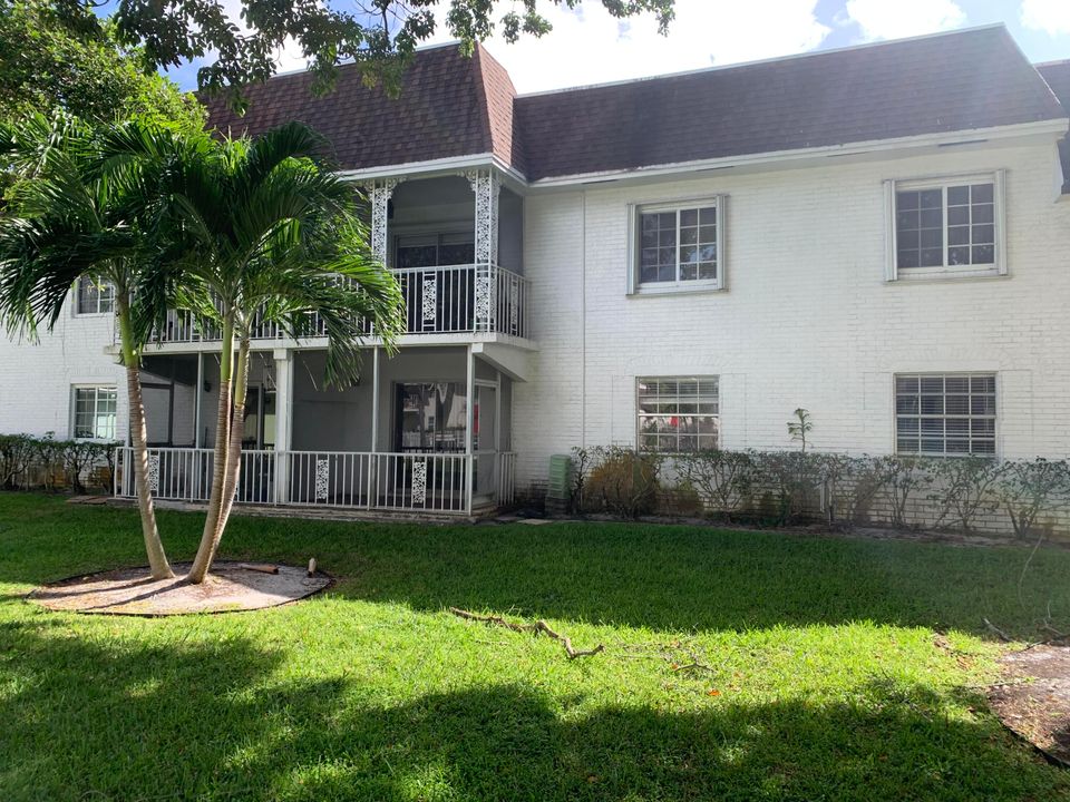 На продажу: $245,000 (2 спален, 2 ванн, 936 Квадратных фут)