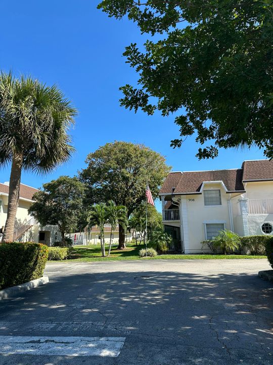 На продажу: $245,000 (2 спален, 2 ванн, 936 Квадратных фут)