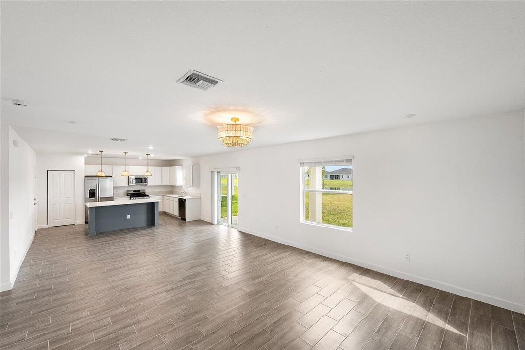 待售: $484,900 (4 贝兹, 2 浴室, 2586 平方英尺)