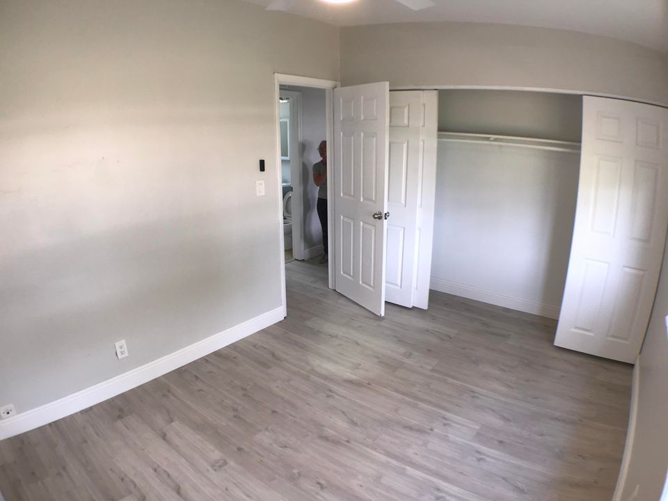 For Rent: $1,800 (2 beds, 1 baths, 980 Square Feet)