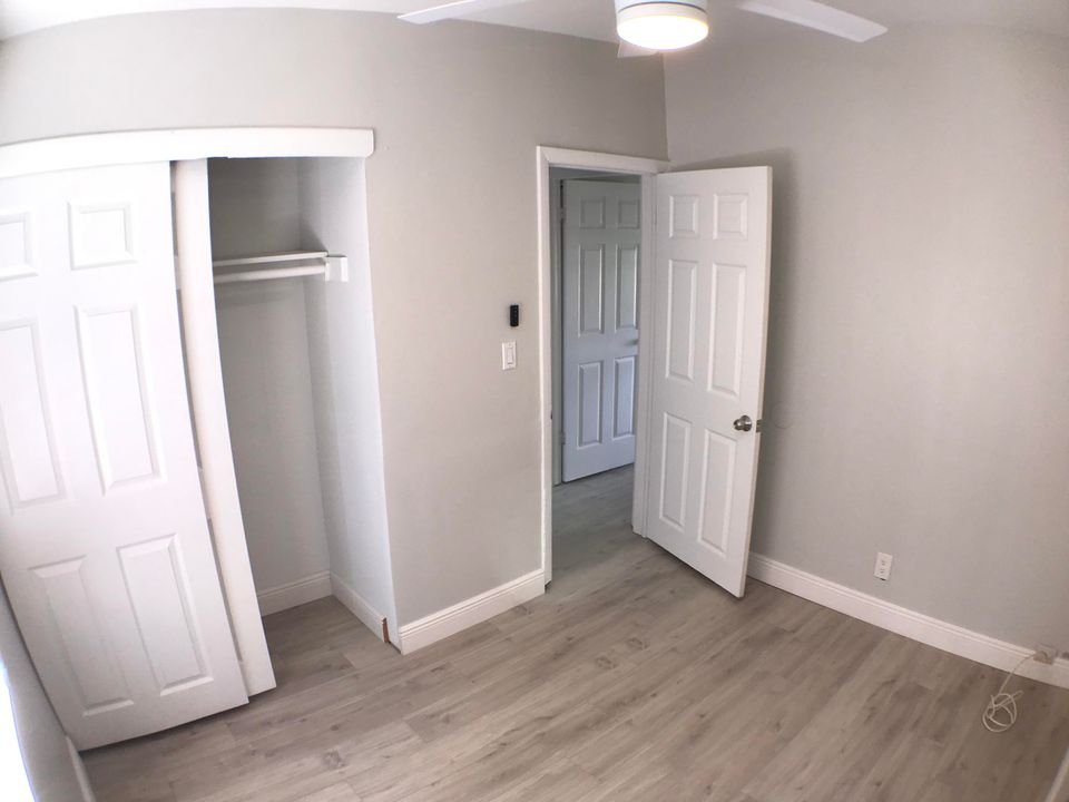 For Rent: $1,800 (2 beds, 1 baths, 980 Square Feet)